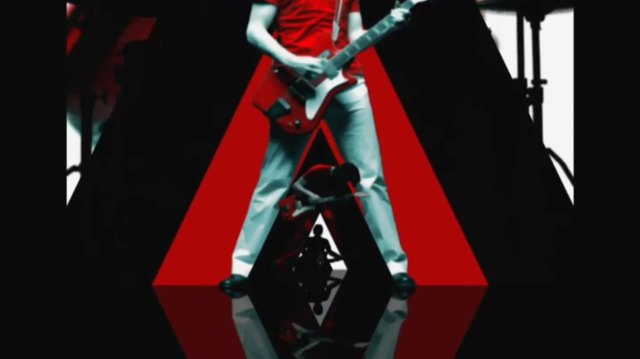 MV 《The White Stripes Seven Nation Army》