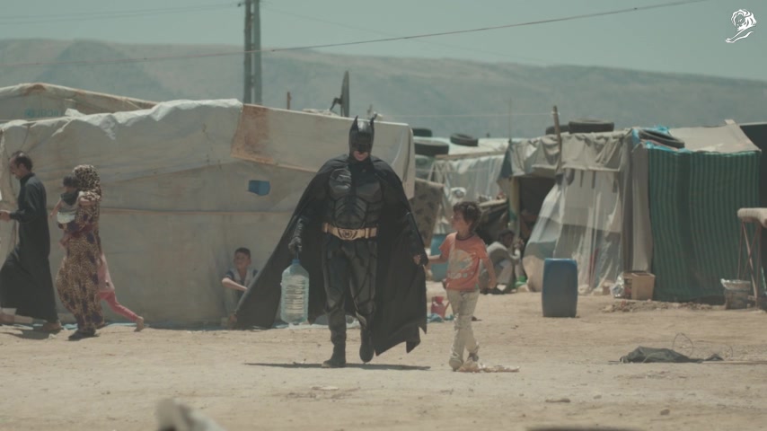 WAR CHILD保護(hù)兒童組織 《BATMAN》